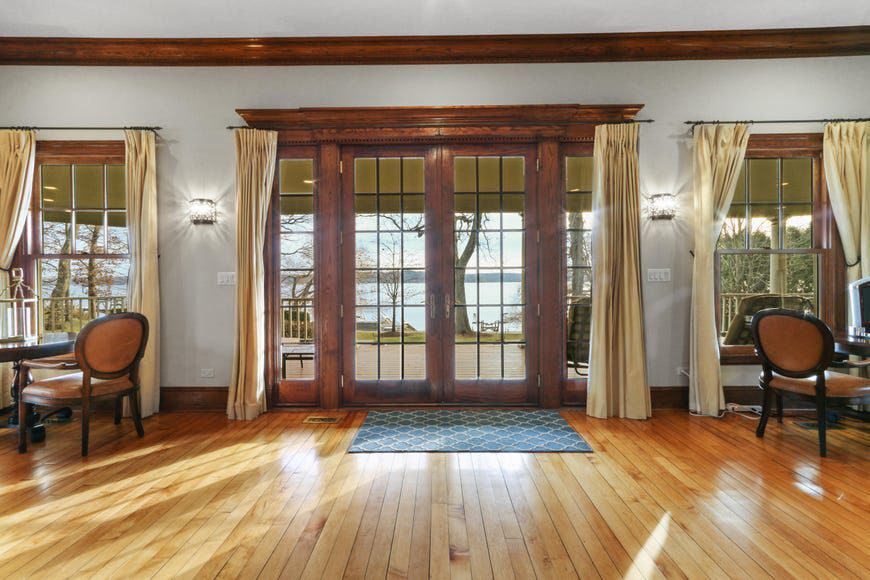 Double-doors to the lake